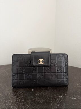 CHANEL Black Quilted Embossed Leather Wallet with Gold CC